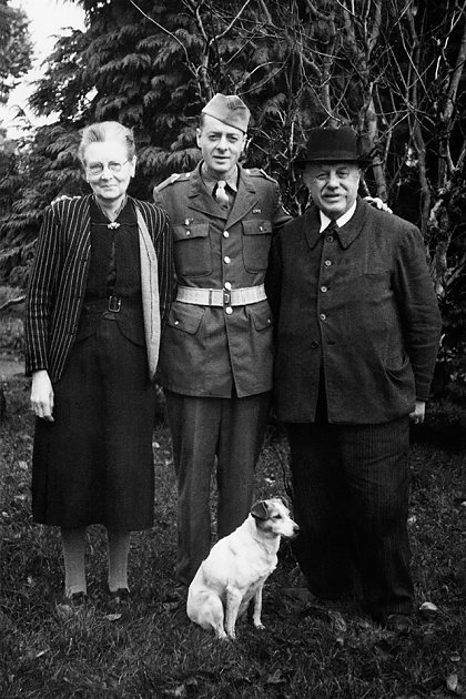 1945 - Juliette, Fernand et Prosper Dupuis