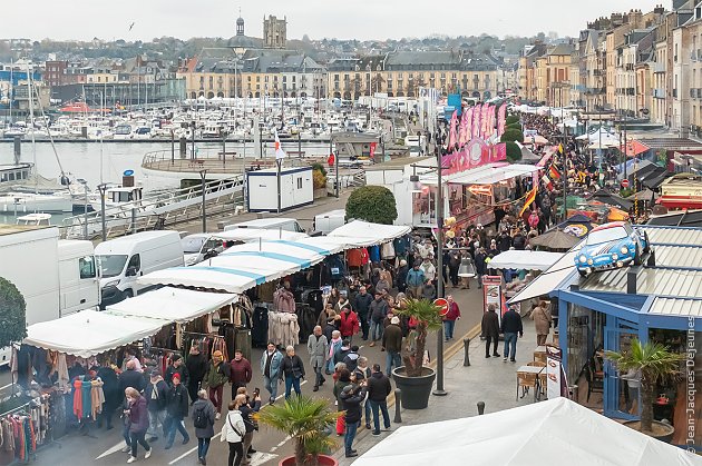 Vue sur le port de plaisance