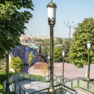 Escalier donnant sur la place Ouloug Beg