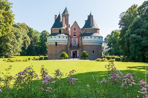 Au sortir du château