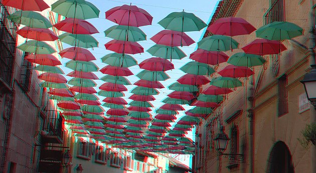 Les ombrelles du Poble Espanyol de Barcelone
