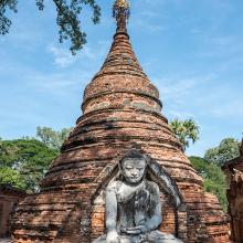 Bouddha du temple de Ava, Myanmar