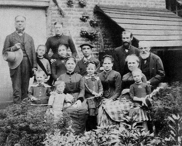 1900 - Employés de la ferme Dupuis
