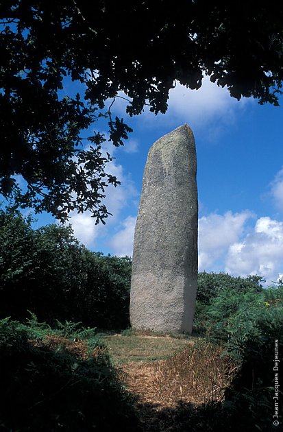 Menhir de Kervéàtoux ou de Kerloas
