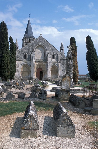 Église Saint-Pierre d'Aulnay-de-Saintonge