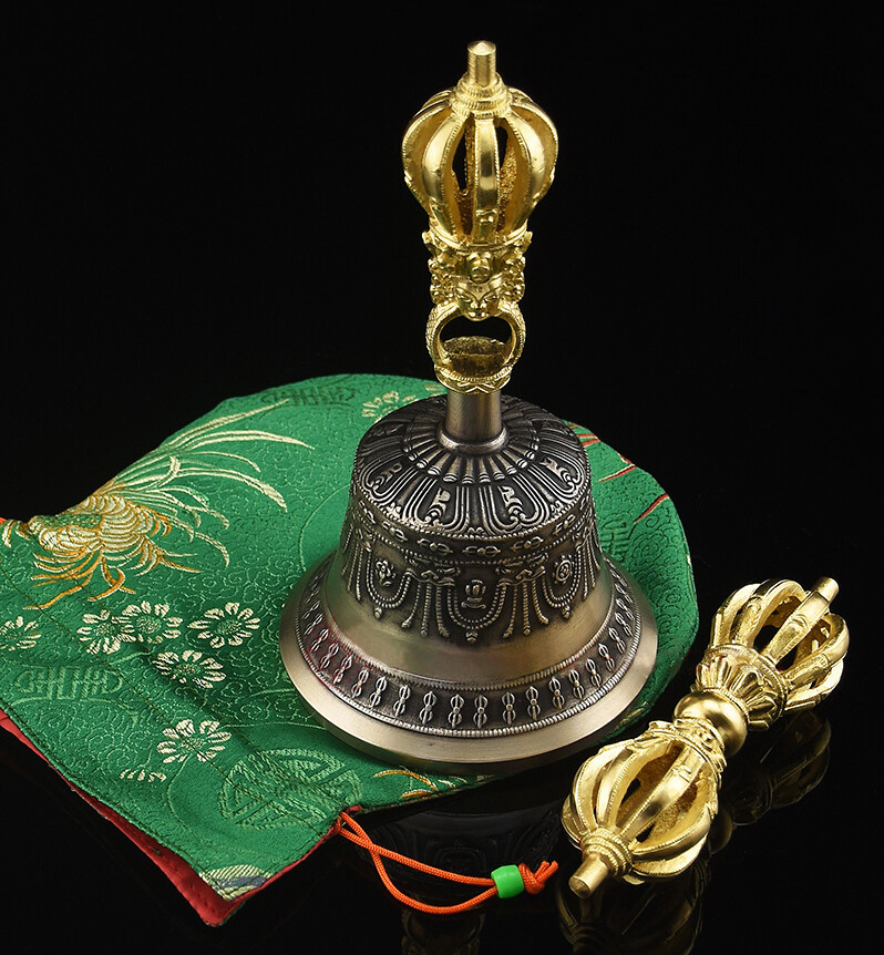 Cloche Gantha et Vajra